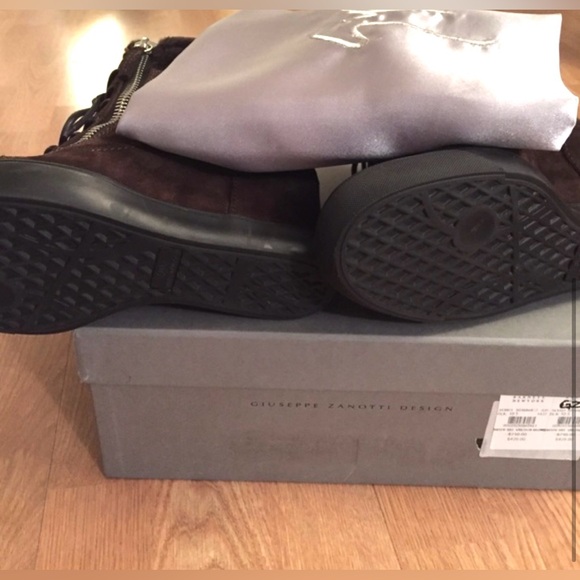 Giuseppe Zanotti Suede Fur Booties 🤎🎀 - Picture 4 of 4